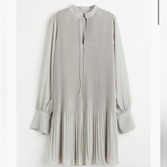 white pleated dress h&m H&M | Dresses | Nwt Hm Pleated Dress Xs